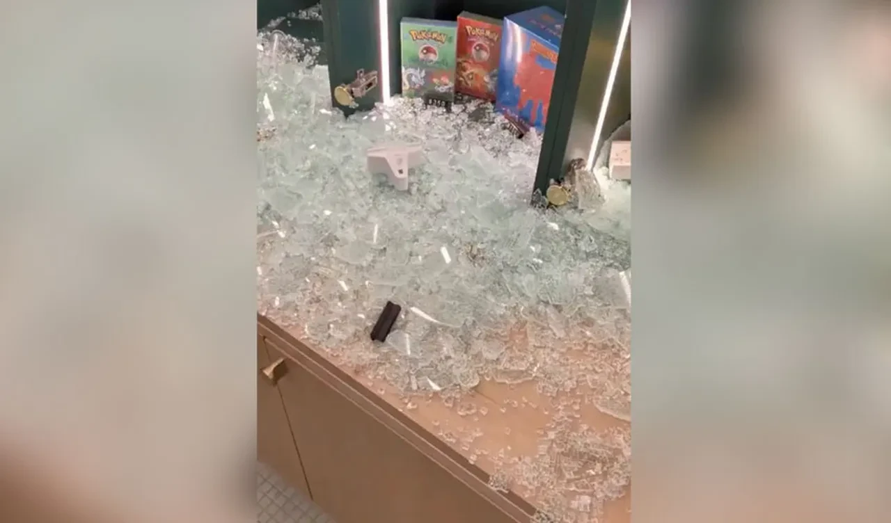 Pokemon mağazasında silahlı soygun! Çalınan ürünlerin değeri dudak uçuklattı