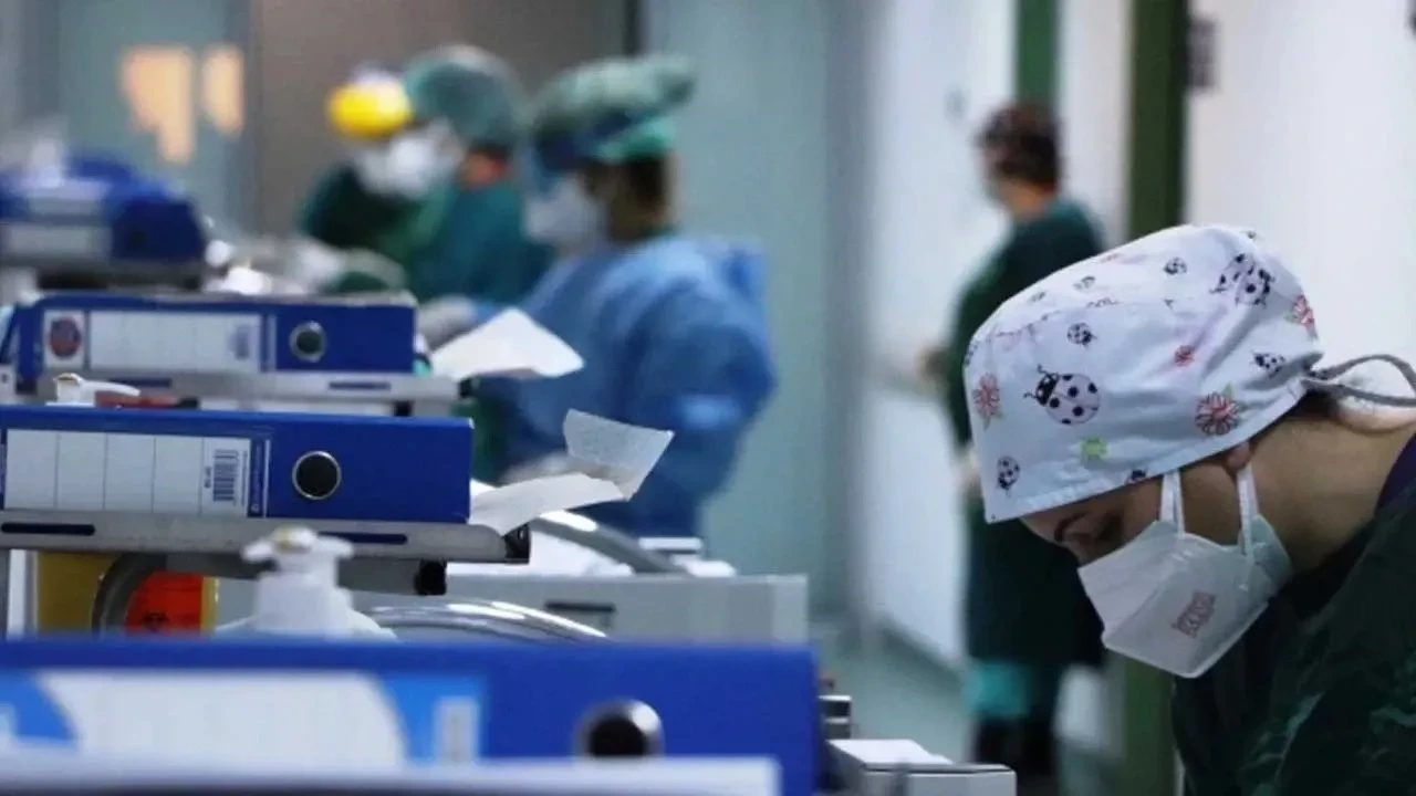 Sağlık Bakanlığı 26 bin 673 personel alımı ne zaman hangi tarihte? Karolar ve alım şartları