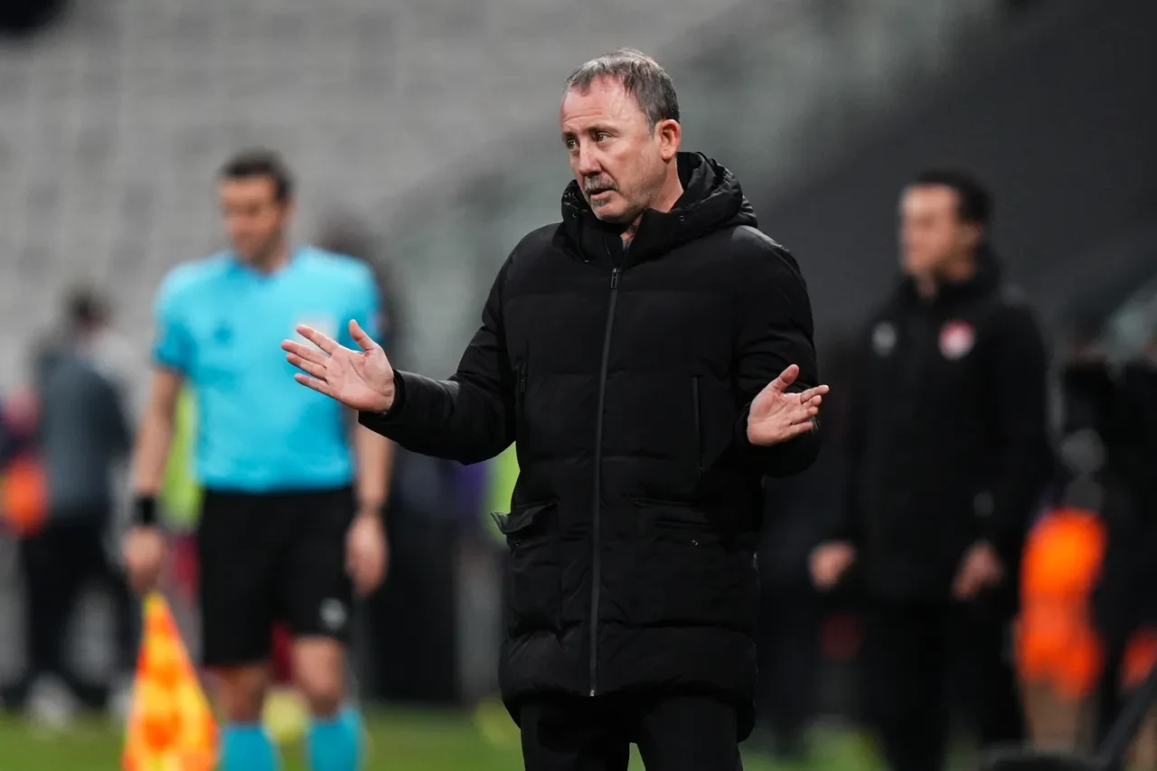 Sergen Yalçın'dan Beşiktaş taraftarına transfer müjdesi! Tarih vererek duyurdu