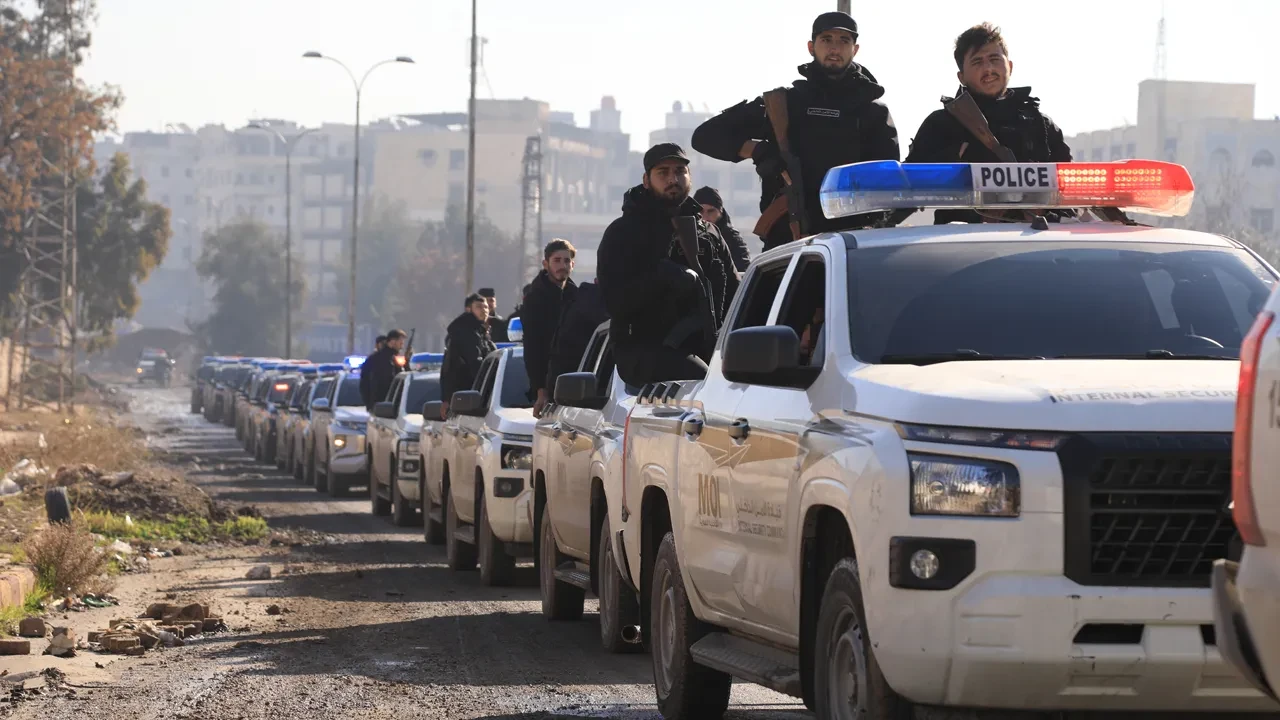 Suriye ordusundan YPG'li teröristlere çağrı: Her yerde kabul ederiz