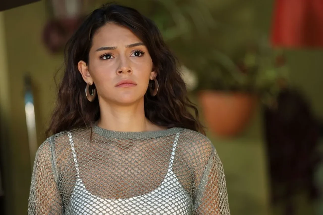 Ünlülere uyuşturucu operasyonunda ikinci dalga: Oyuncular Melis Sabah ve Çağla Boz gözaltında!