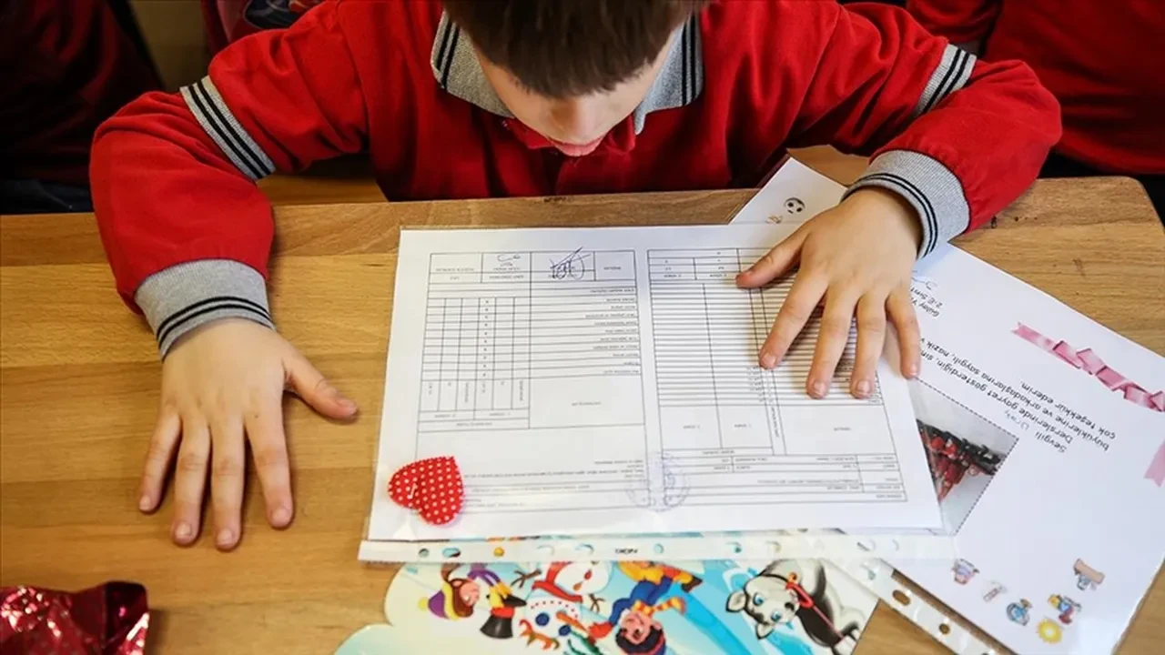 Yarıyıl tatili başlıyor! 18 milyon öğrenci karne alacak 