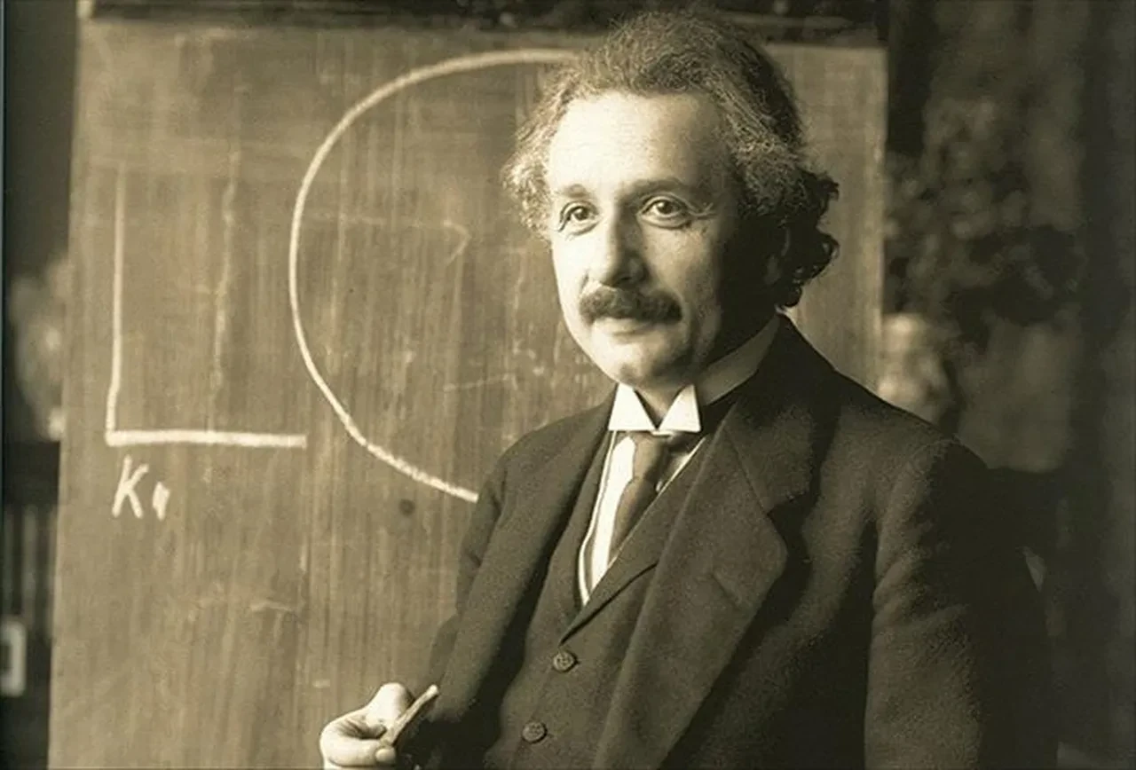 Einstein’ın solucan deliklerine yeni bakış açısı: Zamanı bağlıyor