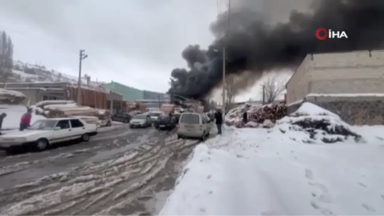 Erzurum'da kereste fabrikasında patlama: Çok sayıda yaralı var!