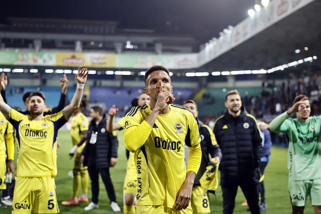 Fenerbahçe ayrılığı resmen duyurdu! Becao, Kasımpaşa'ya kiralandı