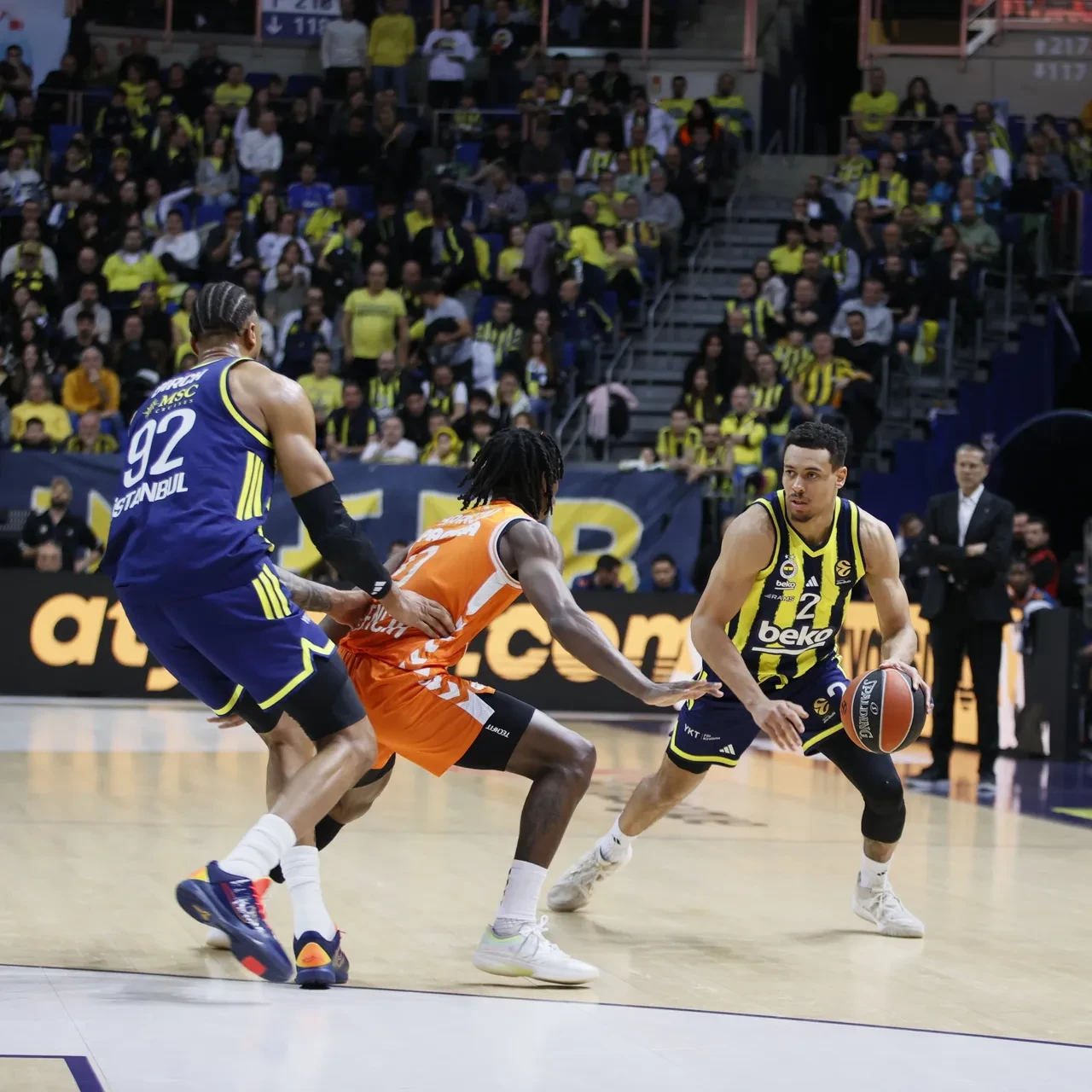 Fenerbahçe Beko Avrupa'da doludizgin: EuroLeague'de 14. galibiyet!