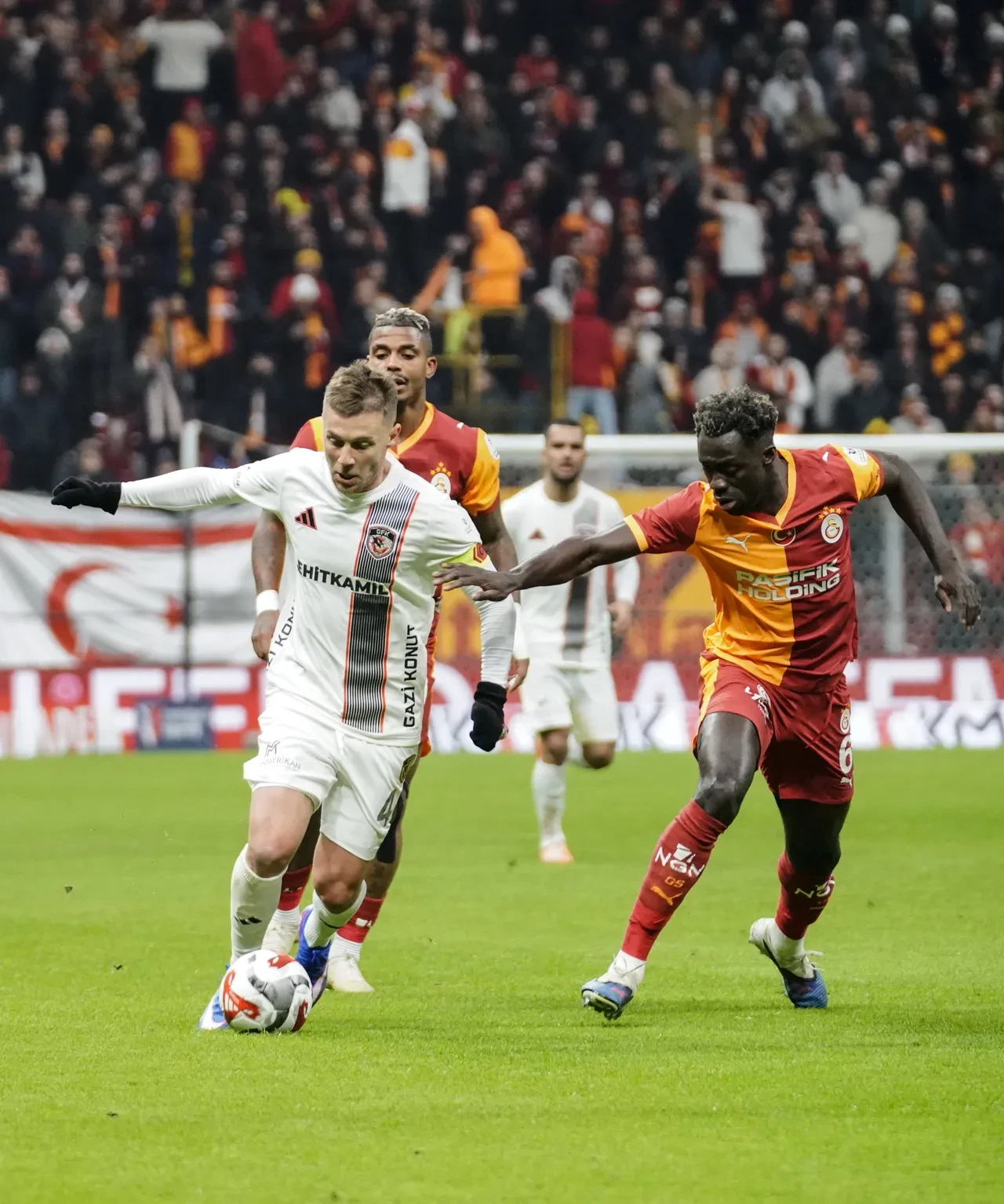 Galatasaray ve Gaziantep FK İstanbul'da puanları paylaştı: Zorlu karşılaşmada goller art arda geldi ama kazanan çıkmadı!