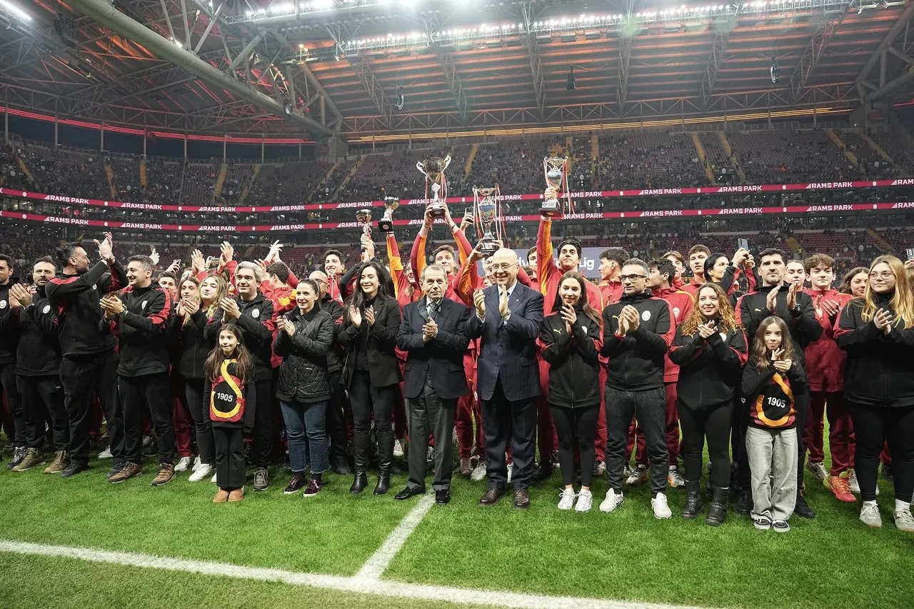 Galatasaray ve Gaziantep FK İstanbul'da puanları paylaştı: Zorlu karşılaşmada goller art arda geldi ama kazanan çıkmadı!