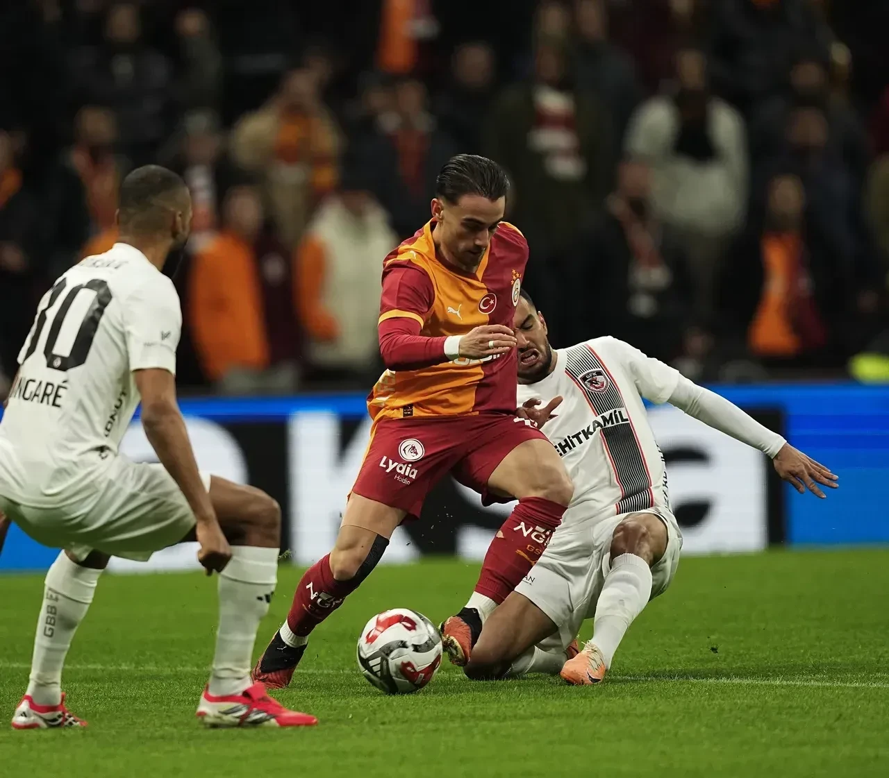 Galatasaray'da Okan Buruk'tan hakem eleştirisi!