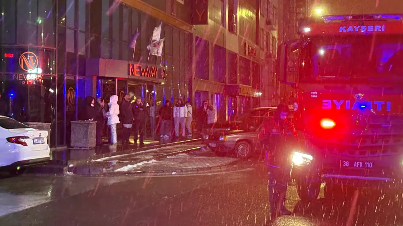 Otel yangınında facianın eşiğinden dönüldü