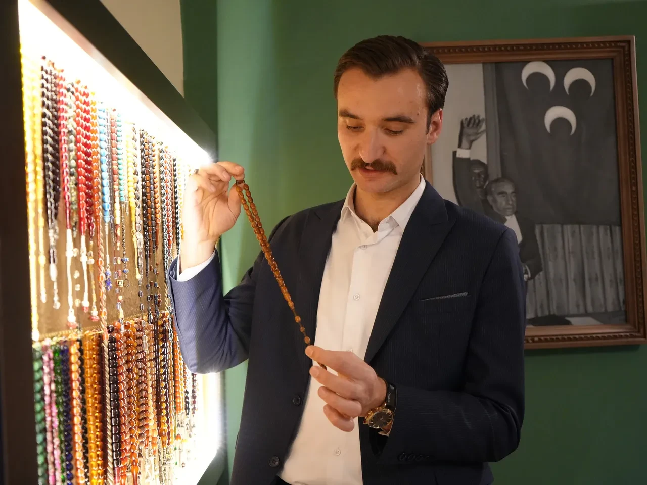 Alıp satmak yetmedi, şimdi kendi yapıyor! Bir tanesi için iki gününü harcıyor