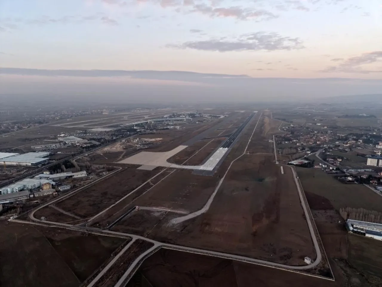 Bakan Abdulkadir Uraloğlu duyurdu! Esenboğa Havalimanı'nın 3. pisti açılıyor 