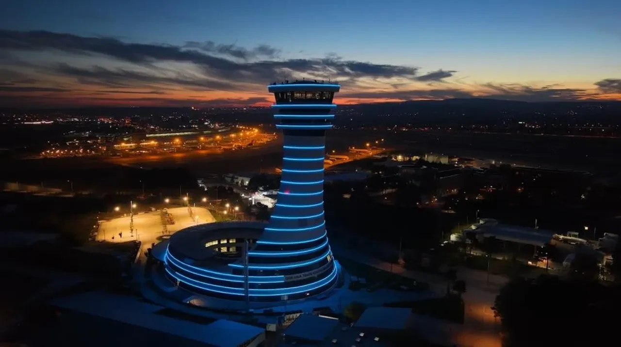 Bakan Abdulkadir Uraloğlu duyurdu! Esenboğa Havalimanı'nın 3. pisti açılıyor 