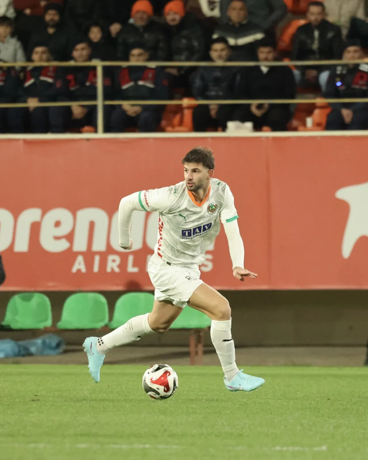 Fenerbahçe Alanyaspor deplasmanında galip geldi: Lider Galatasaray'a yakın takip!