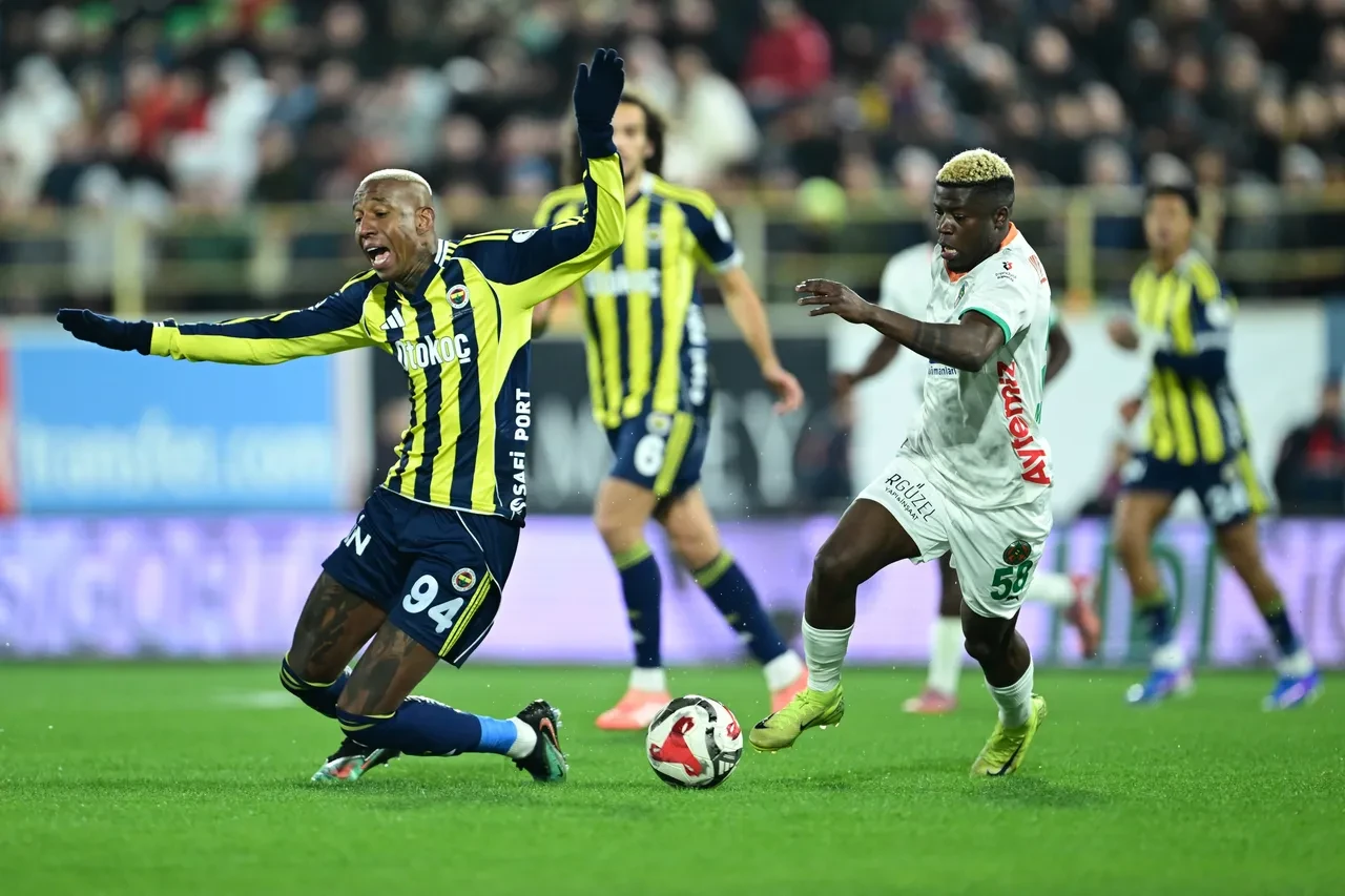 Fenerbahçe Alanyaspor deplasmanında galip geldi: Lider Galatasaray'a yakın takip!