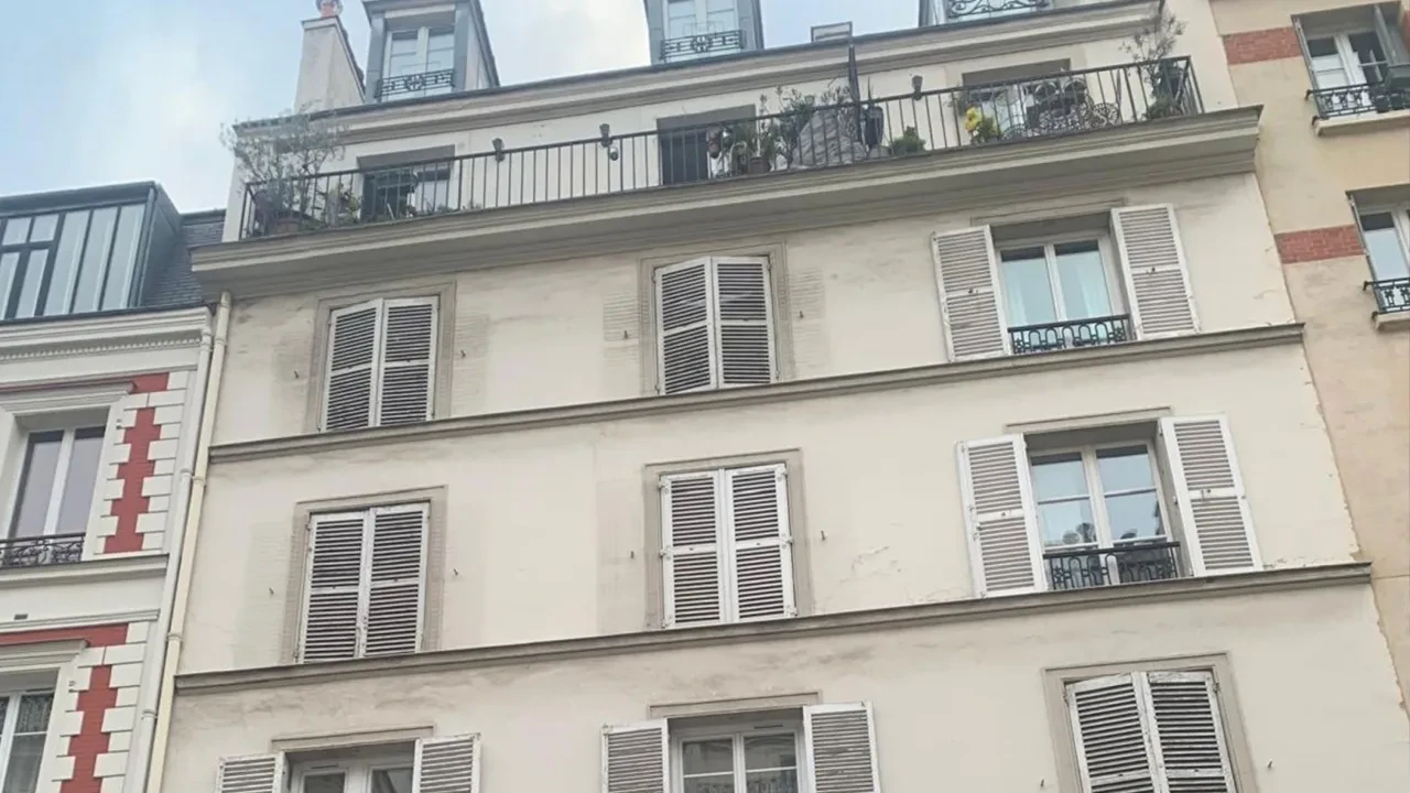 Fransa'da aynı daireye doluşan 50 kişi zemini çökertti! Çok sayıda yaralı var