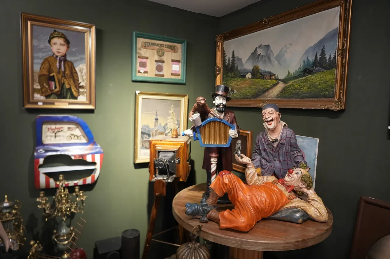 Hevesi tutkuya dönüştü: Servet değerindeki çakmakların olduğu koleksiyon göz kamaştırdı