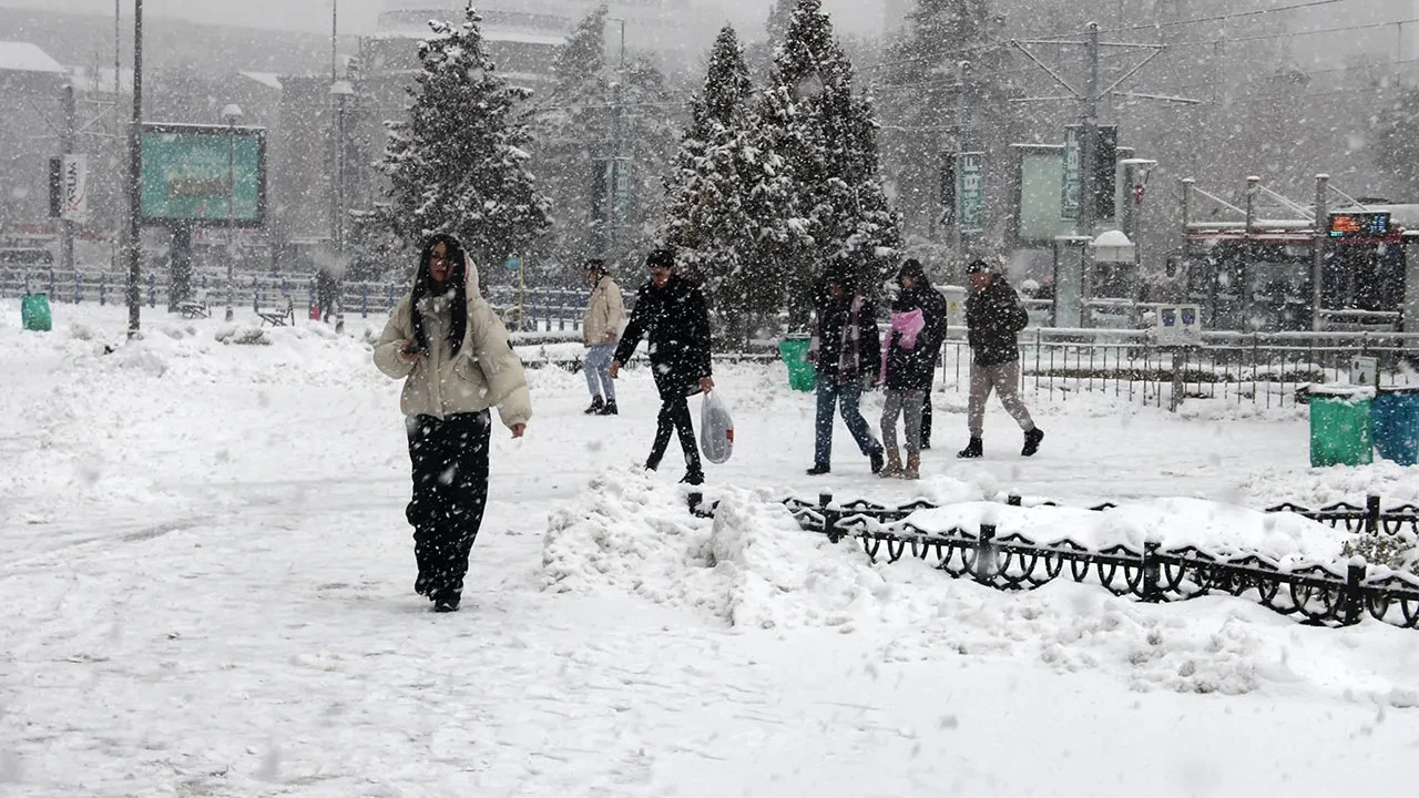 Kışın en sert günleri! Meteoroloji uyardı: İstanbul dahil birçok il donacak