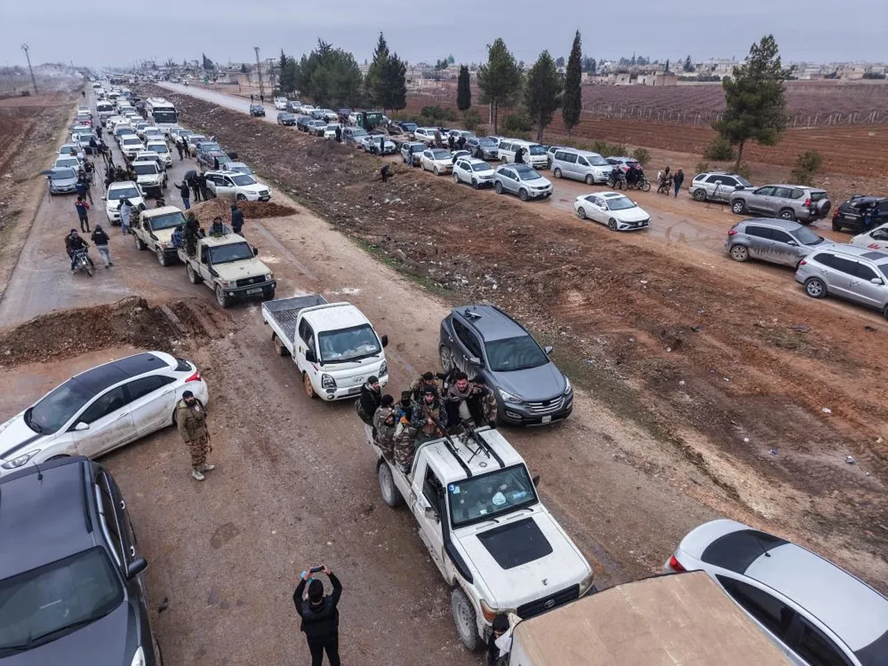 Suriye ordu güçleri ilerliyor terör örgütü YPG katliam yaparak bölgeden çekiliyor!