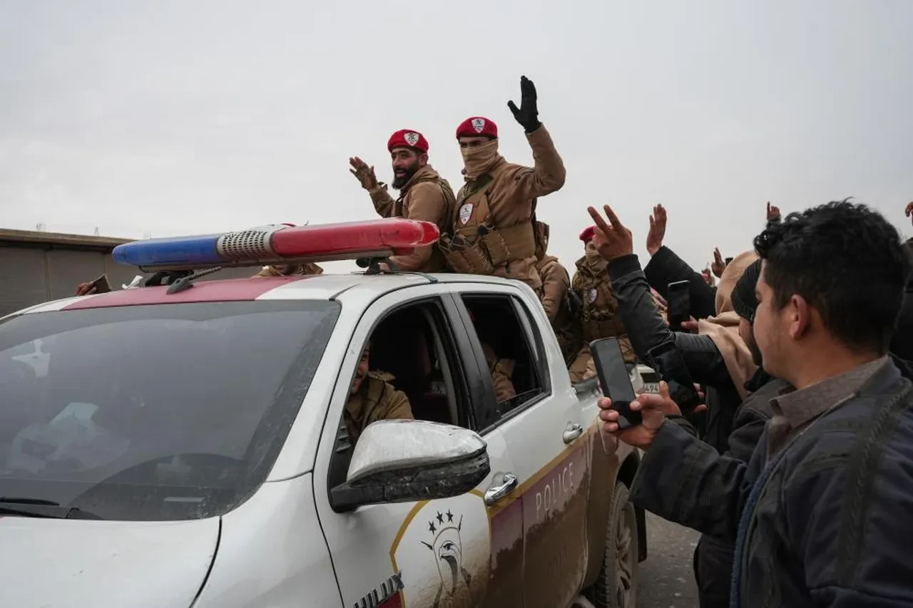 Suriye ordu güçleri ilerliyor terör örgütü YPG katliam yaparak bölgeden çekiliyor!