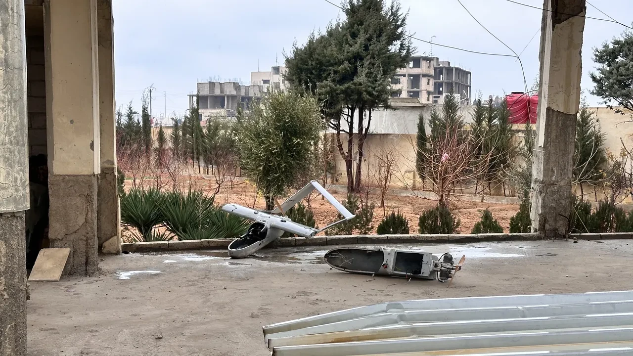 Terör örgütü kiliseyi adeta fabrikaya çevirmiş! Dron atölyesi ilk kez görüntülendi
