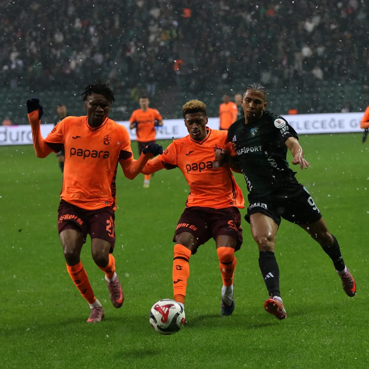 Trabzonspor Kocaelispor deplasmanında son dakikada kazandı: Körfez'de kritik zafer!