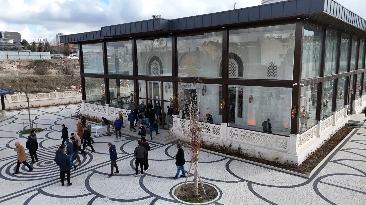 Yeni nesil cami tüm giderlerini kendi karşılıyor! Üretilen enerji yazın soğutmada, kışın ısıtmada kullanılıyor