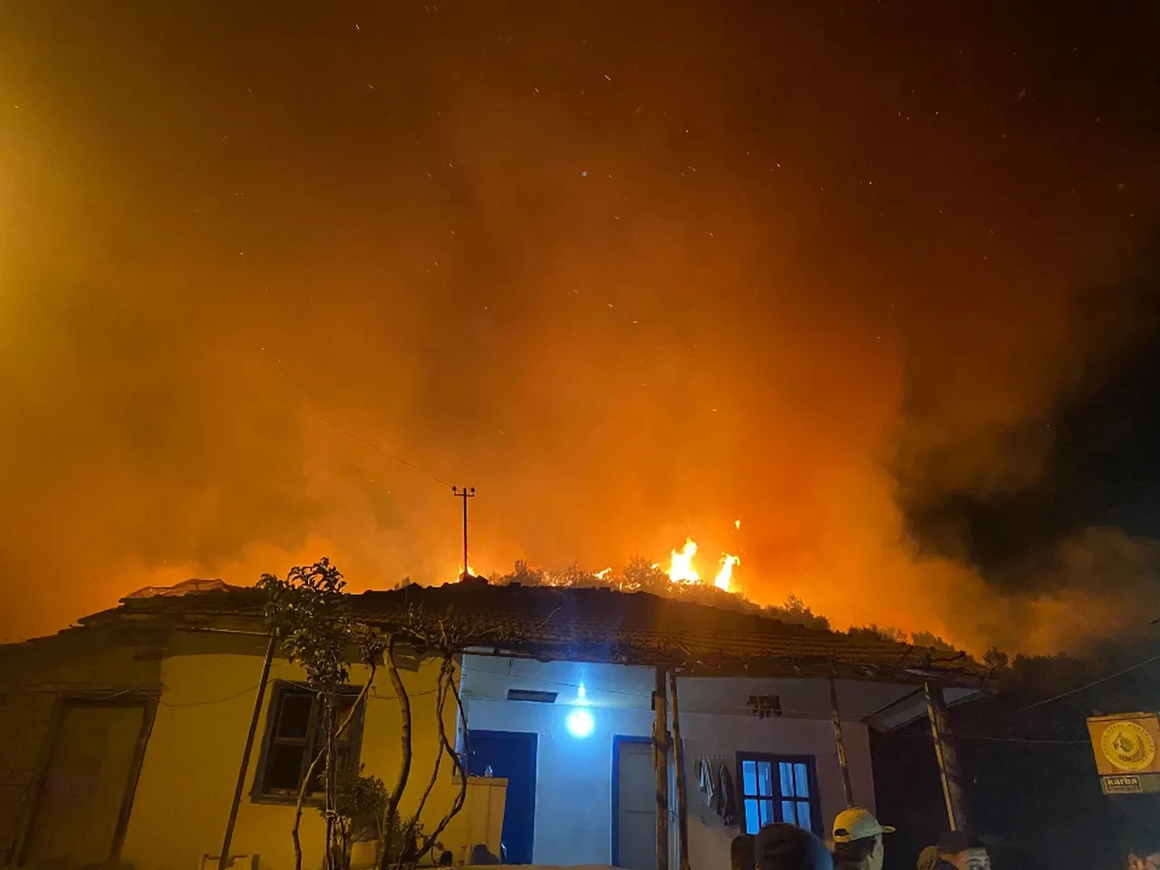 Antalya’da orman yangını paniği! Bazı evler tahliye edildi