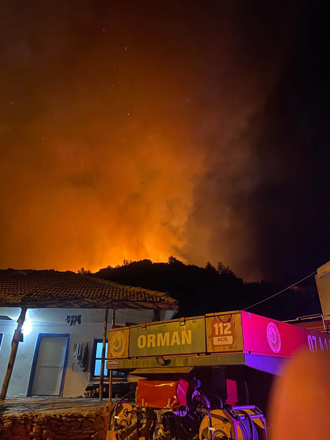 Antalya’da orman yangını paniği! Bazı evler tahliye edildi