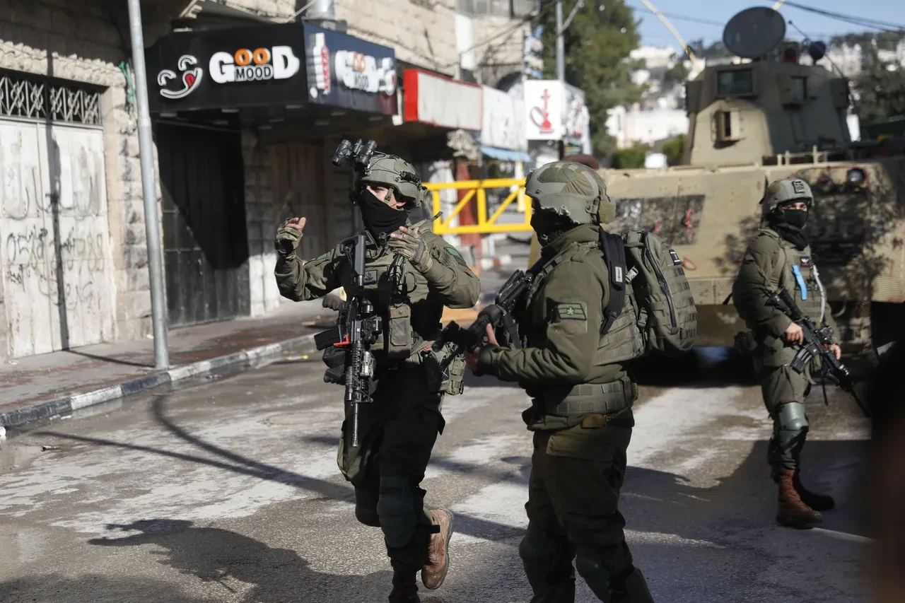 Batı Şeria'nın ilhakına hazırlık mı? İsrail ordusundan El Halil'e saldırı