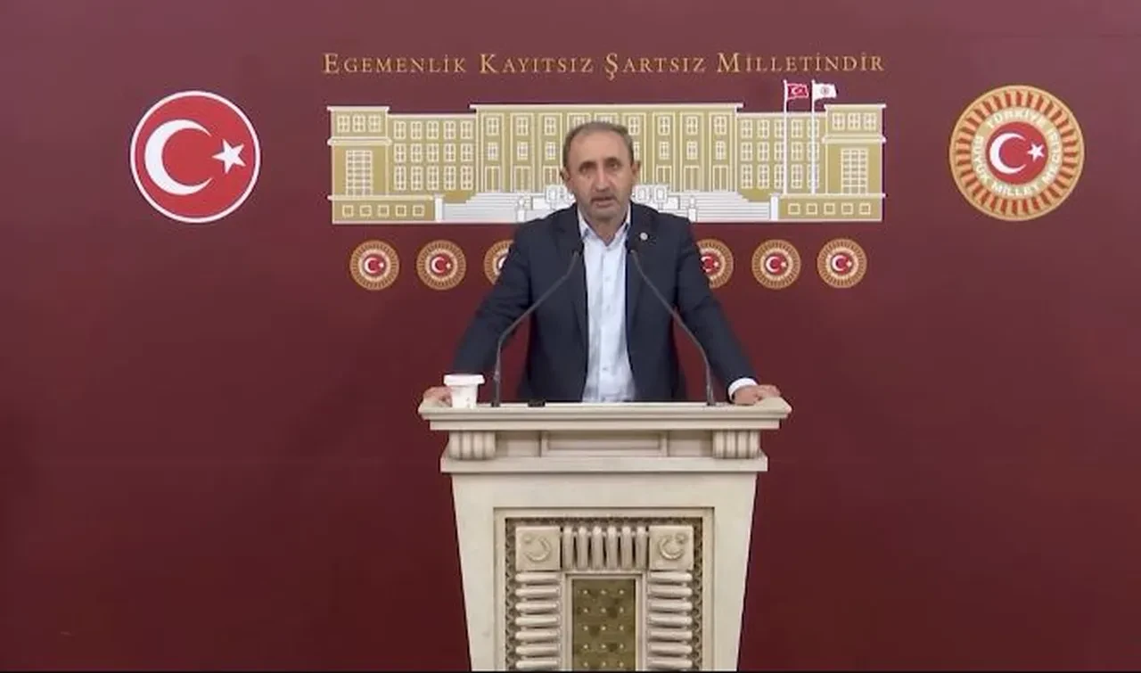 Esra Erol'un şeriat sözlerine tepki! Mustafa Destici bir soruyla program hakkında çağrı yaptı