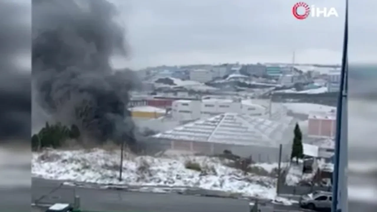 Hadımköy'deki bir fabrikada yangın paniği