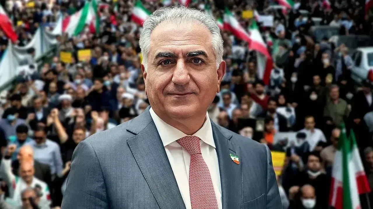 İran devlet televizyonu hacklendi: Devrik şahın oğlu Pehlevi ekranlara geldi