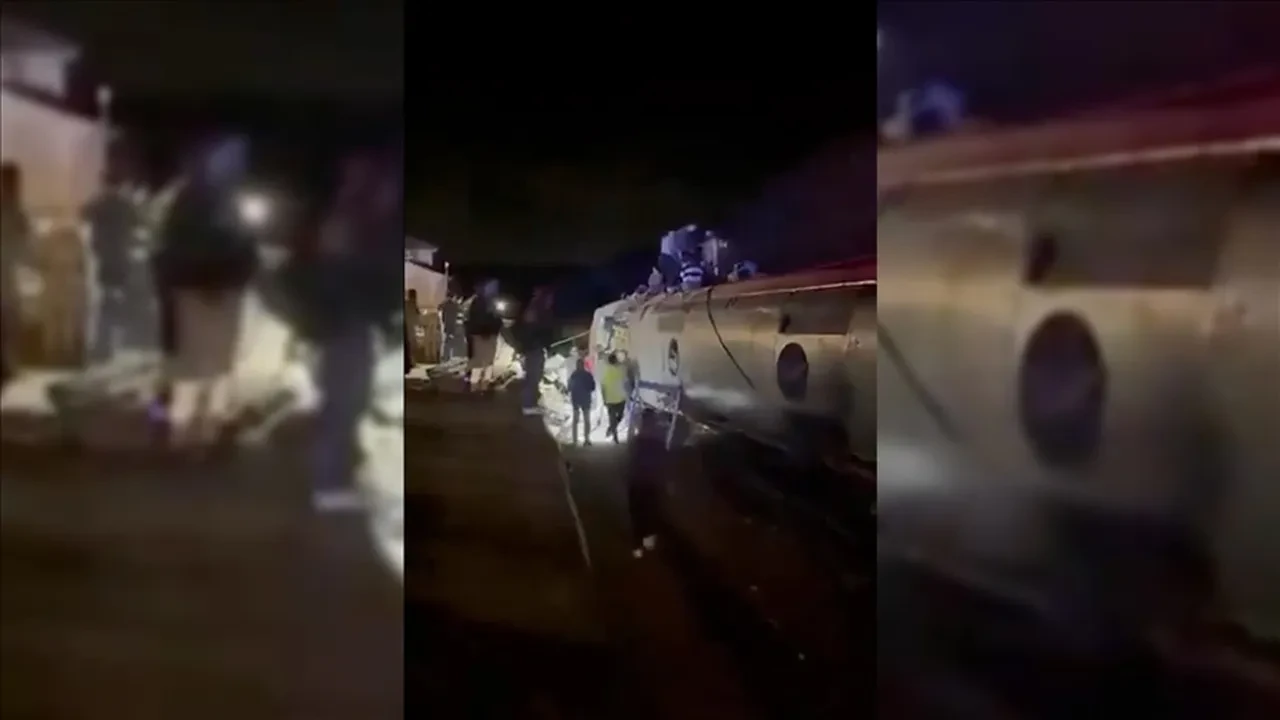 İspanya'da hızlı trenler raydan çıktı: Çok sayıda can kaybı ve yaralı var