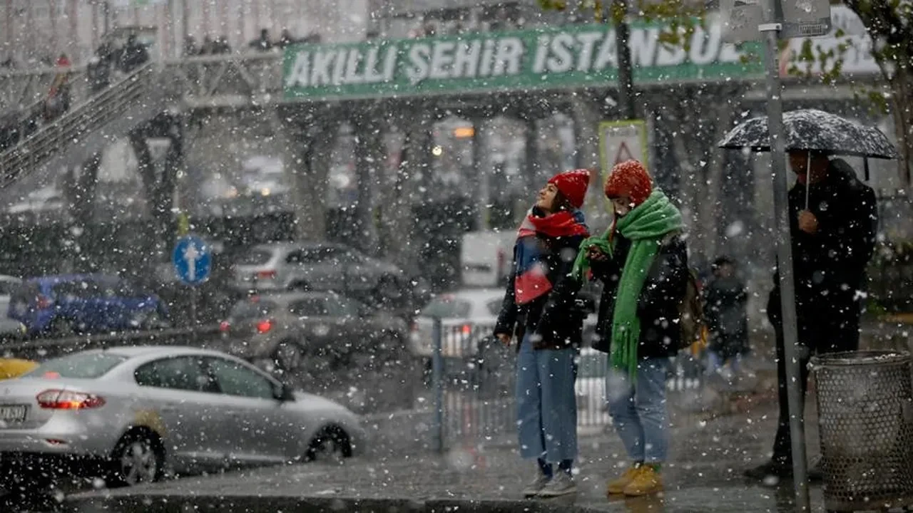 İstanbul’da kar devam edecek mi? Uzman isim milyonların merak ettiği soruya cevap verdi
