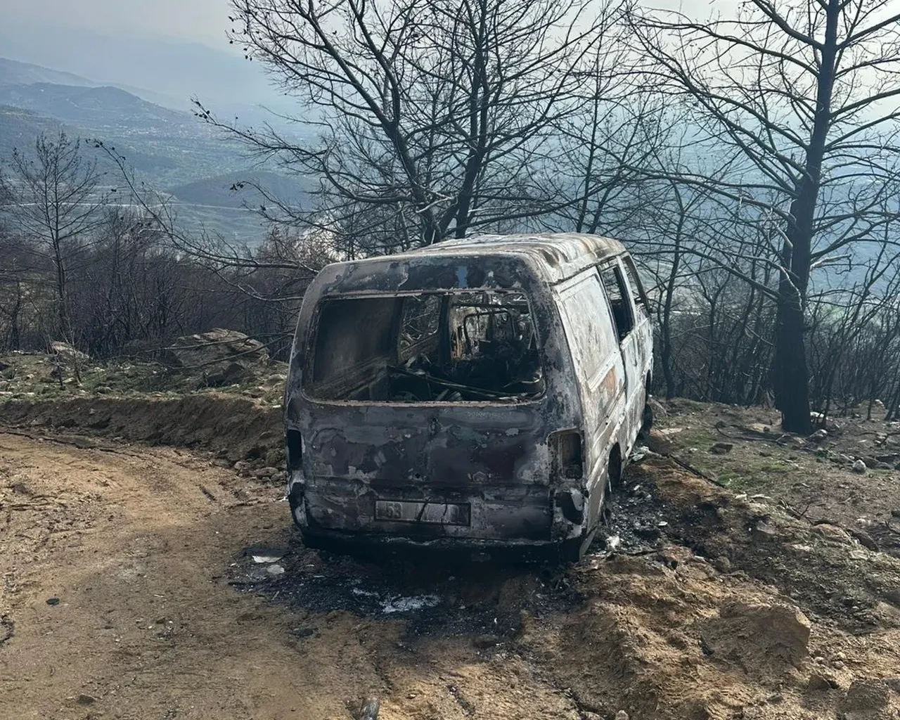 İzmir'de genç müteahhidin korkunç ölümü! Cesedi yanmış araçtan çıktı: Arka koltuk detayı 