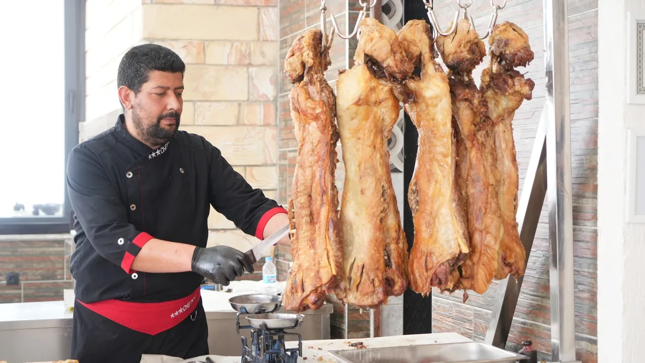 Kışın doğal ilacı Büryan: Tam 6 saatte hazırlanıyor! Tadına bakan vazgeçemiyor