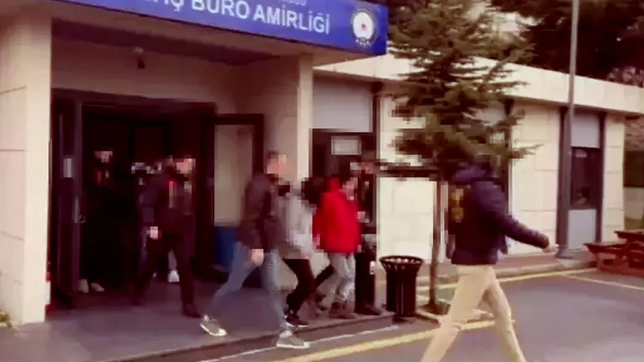 Açlıktan ölen bebeğin annesinin ifadesi kan dondurdu! Her detayı korkunç: 'Öldüğünü anlayınca yemek yedik'