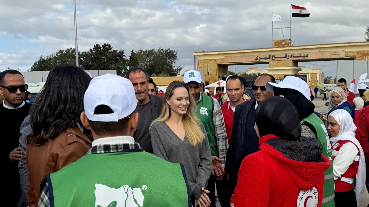Angelina Jolie İsrail'in hala açmadığı Refah Sınır Kapısı'nda: Yardım çağrısı yaptı