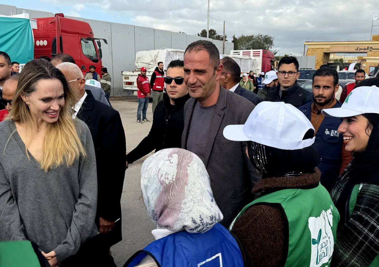 Angelina Jolie İsrail'in hala açmadığı Refah Sınır Kapısı'nda: Yardım çağrısı yaptı
