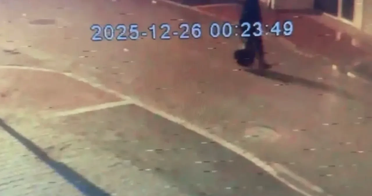 Eski sevgiliden hain plan! Polisler kapısına dayandı: Gerçek güvenlik kamerasından çıktı