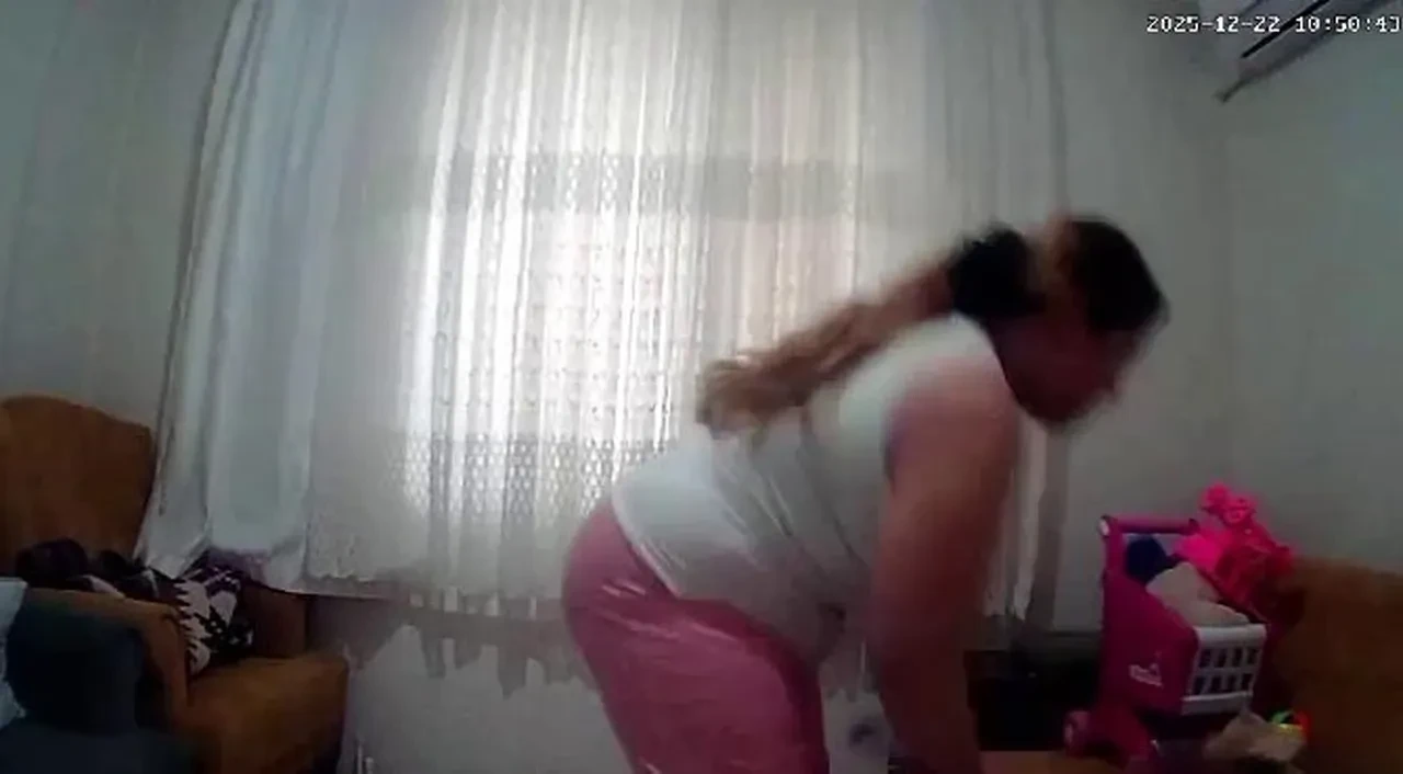 Fatih'te aç can veren bebekten sonra Antalya'da bebeğe şiddet! Anne hakkında verilen kararı Adalet Bakanı duyurdu