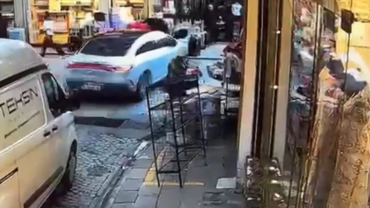 Fren yerine gaza basan sürücü ortalığı birbirine kattı