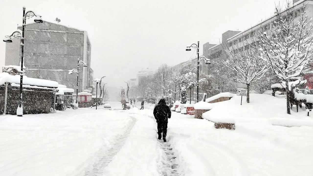 İstanbul’da 2 Ocak 2026 Cuma üniversiteler tatil mi? Dersler yüz yüze mi online mi?