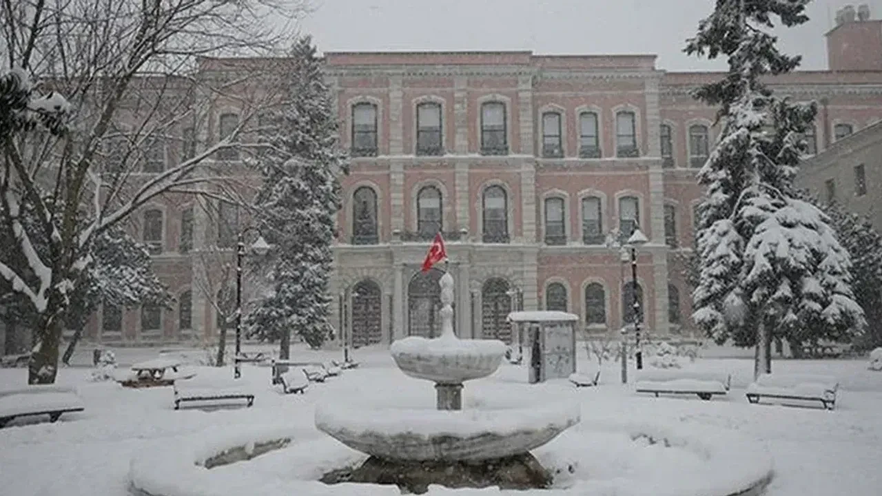 İstanbul’da 2 Ocak 2026 Cuma üniversiteler tatil mi? Dersler yüz yüze mi online mi?