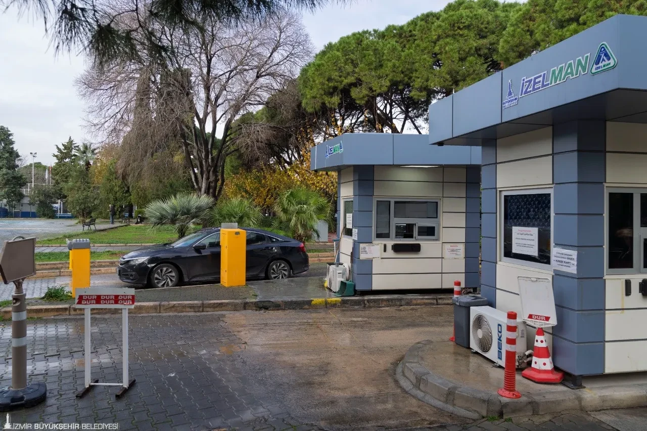 İzmir'de otopark ücretlerine yüzde 185 zam