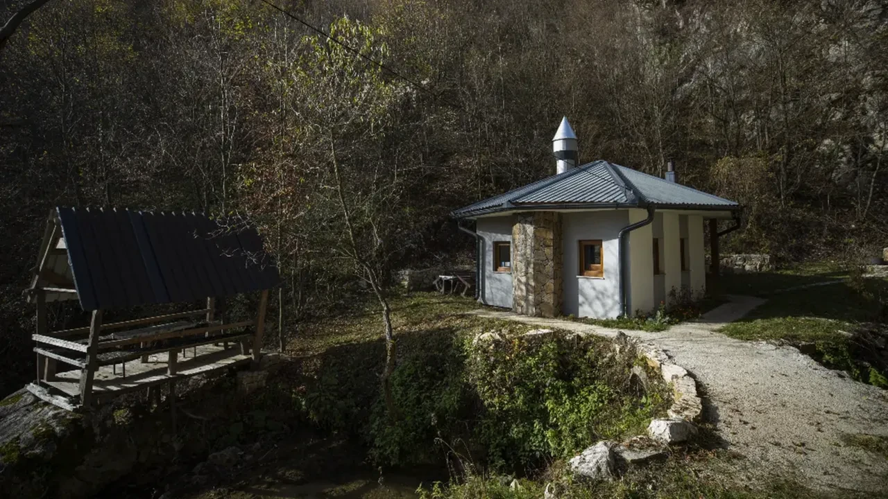 Sadece 10 kişinin sığabildiği cami! Almanya, Fransa ve ABD'den görmeye geliyorlar