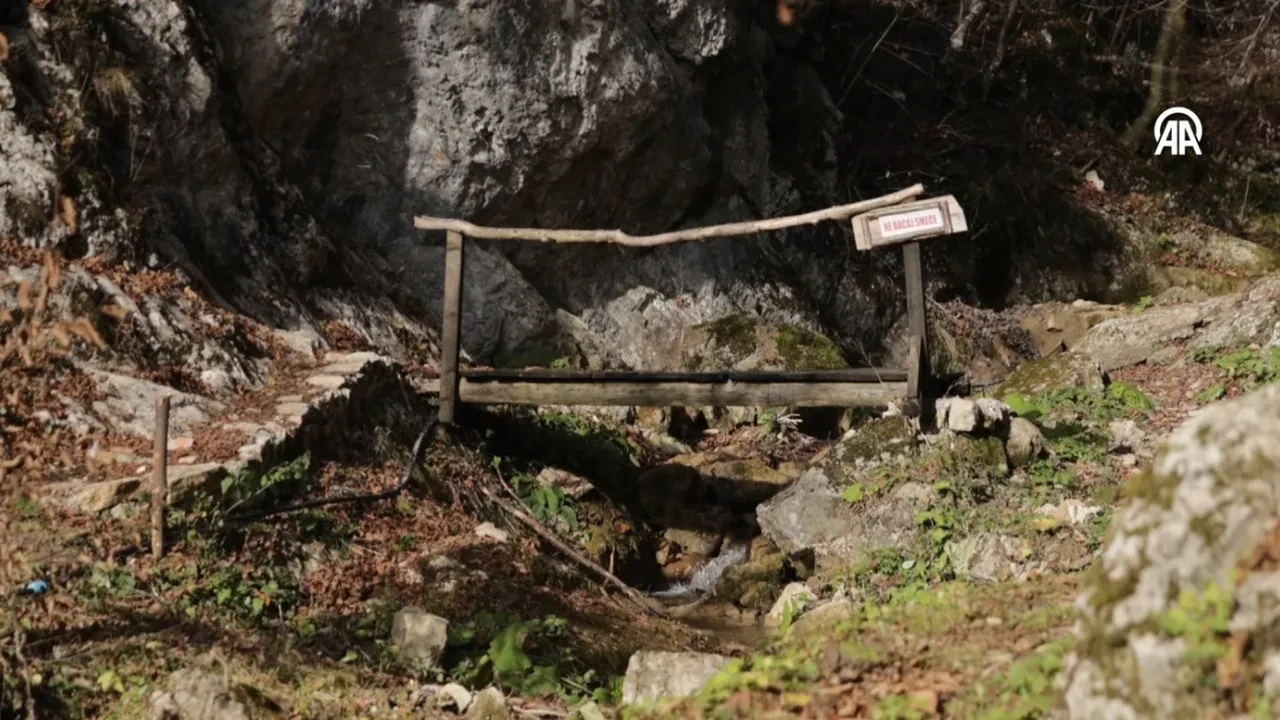 Sadece 10 kişinin sığabildiği cami! Almanya, Fransa ve ABD'den görmeye geliyorlar