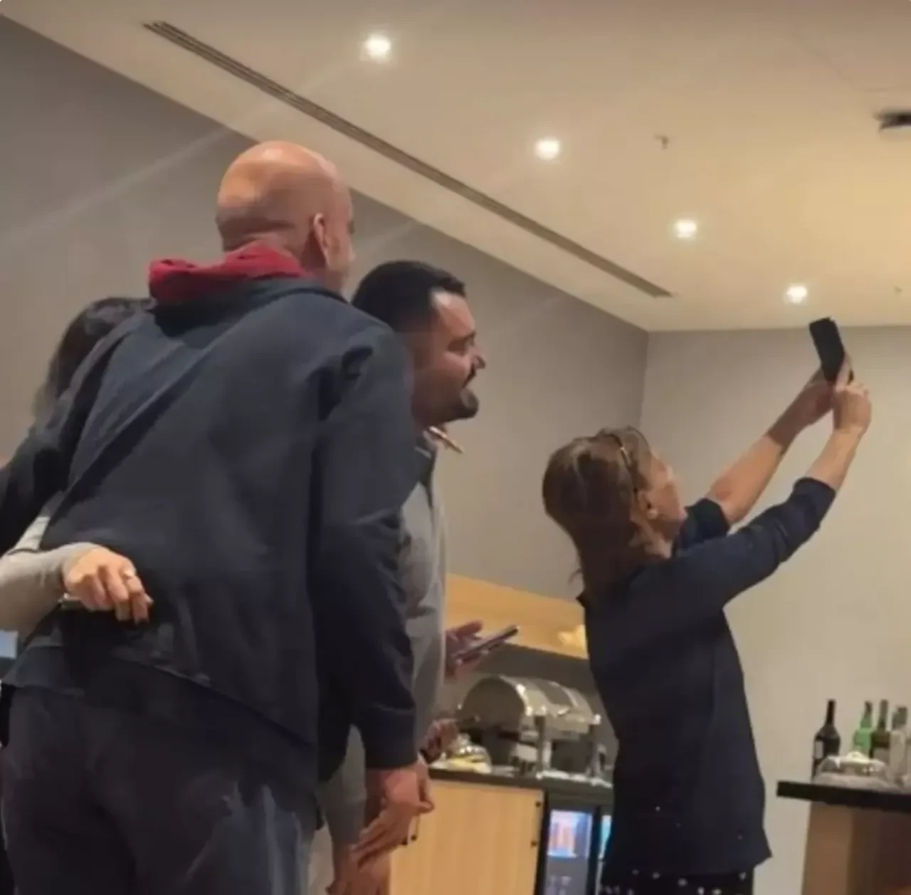 Uçuşlar iptal oldu, Yıldız Tilbe, Ece Erken, İbrahim Tatlıses havalimanında mahsur kaldı