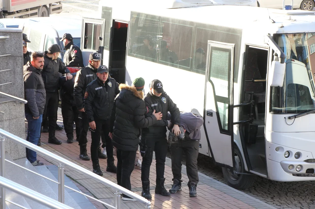 Yalova'da 3 polisimizin şehit olduğu olay sonrası DEAŞ baskını: 26 tutuklama